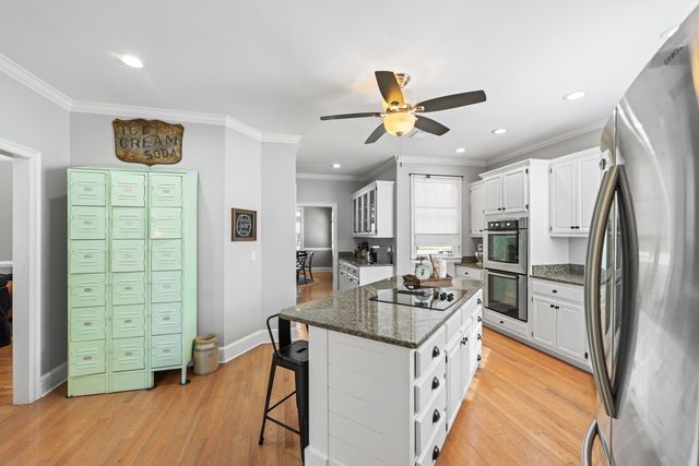 1925 WOOD OAK DR, Cordova, TN 38016