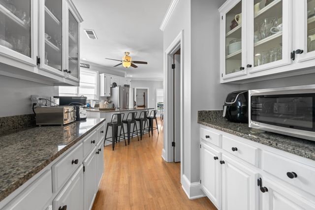 1925 WOOD OAK DR, Cordova, TN 38016