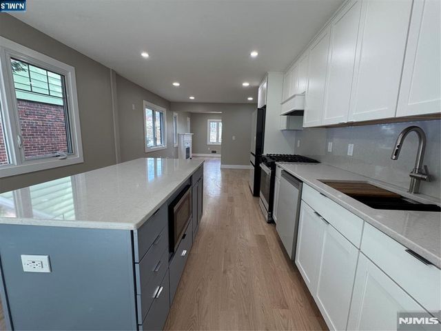 8 Dohrman, Teaneck, NJ 07666