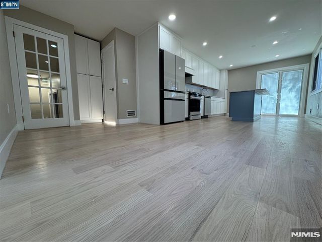 8 Dohrman, Teaneck, NJ 07666