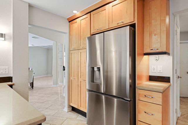 5208 LAUREL POINTE DRIVE, Valrico, FL 33596