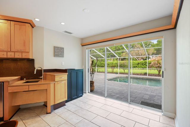 5208 LAUREL POINTE DRIVE, Valrico, FL 33596