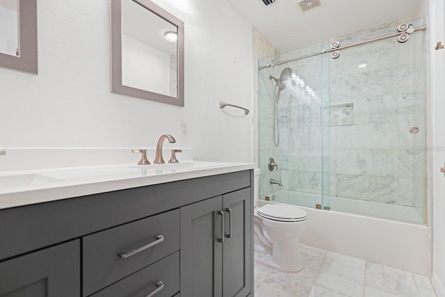 5208 LAUREL POINTE DRIVE, Valrico, FL 33596