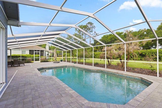 5208 LAUREL POINTE DRIVE, Valrico, FL 33596