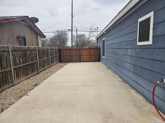 147 Bradley, San Antonio, TX 78211