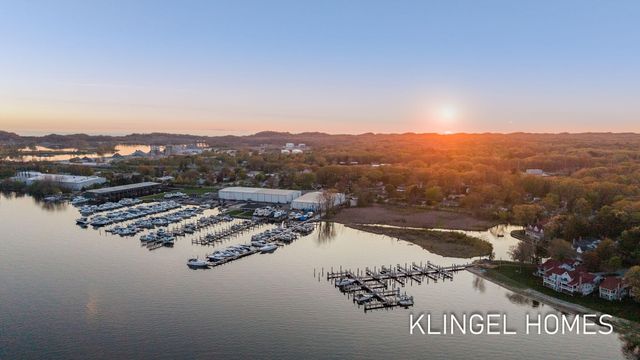 16873 Landing Lane 33, Spring Lake, MI 49456