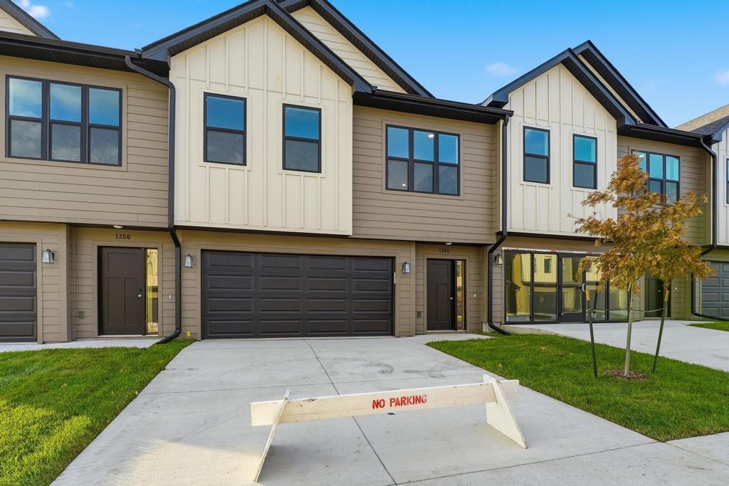 1362 Meadow Rose Place, Waukee, IA 50263