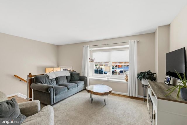 1015 STORMONT CIR, Halethorpe, MD 21227