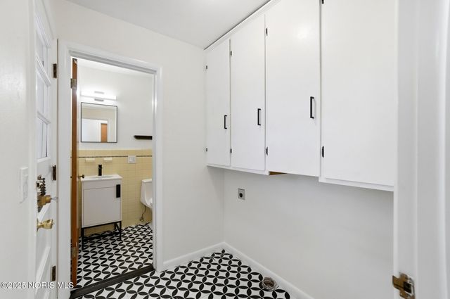 5017 Macklyn Drive, Toledo, OH 43615