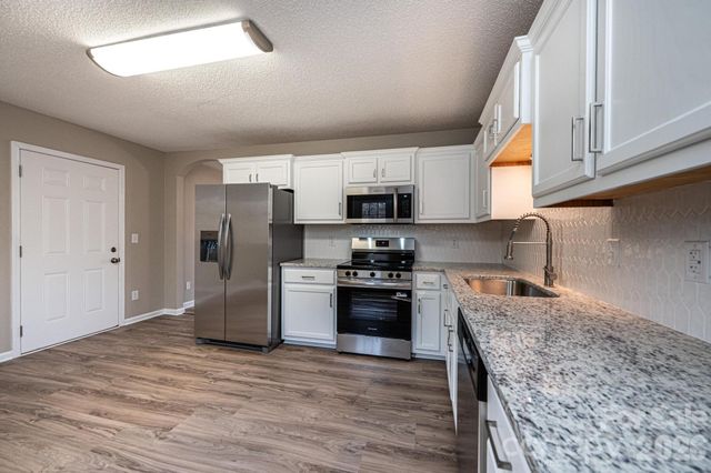 1337 Gallatin Lane, Hudson, NC 28638