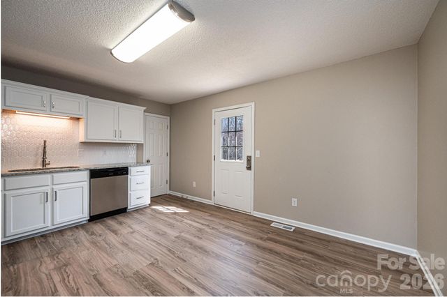 1337 Gallatin Lane, Hudson, NC 28638