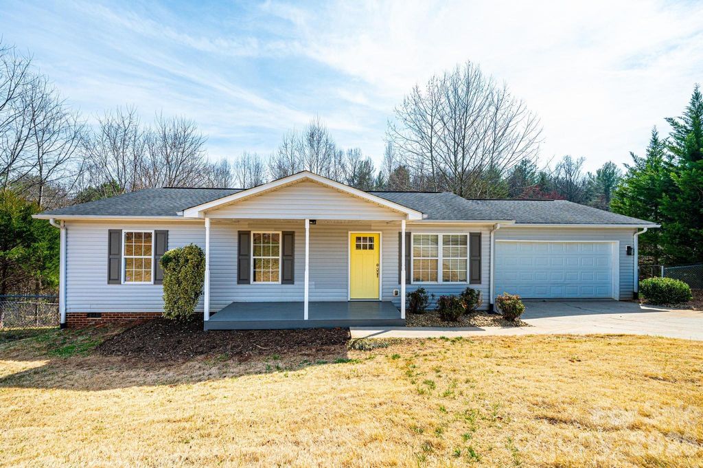 1337 Gallatin Lane, Hudson, NC 28638