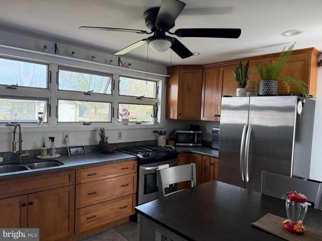 303 BAPTIST RD, Newport, NJ 08345