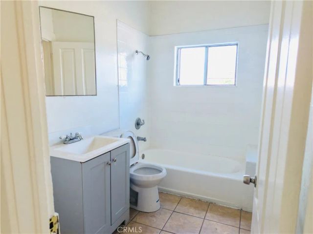 129 E G, Colton, CA 92324
