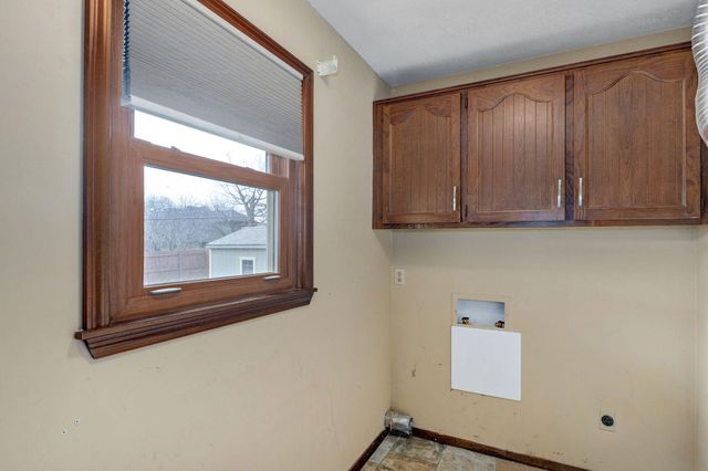 922 E Manchester Drive, Springfield, MO 65810