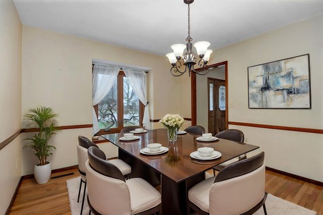 922 E Manchester Drive, Springfield, MO 65810