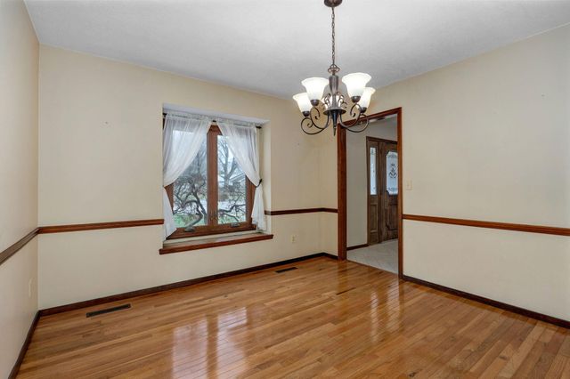 922 E Manchester Drive, Springfield, MO 65810