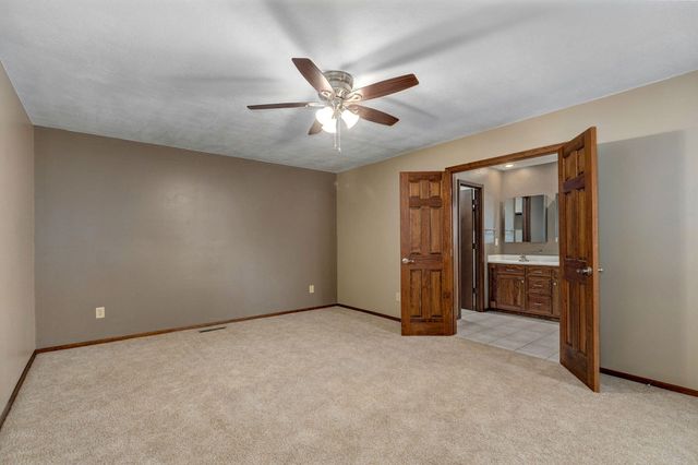 922 E Manchester Drive, Springfield, MO 65810