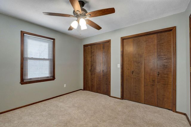 922 E Manchester Drive, Springfield, MO 65810