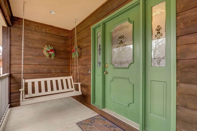 922 E Manchester Drive, Springfield, MO 65810