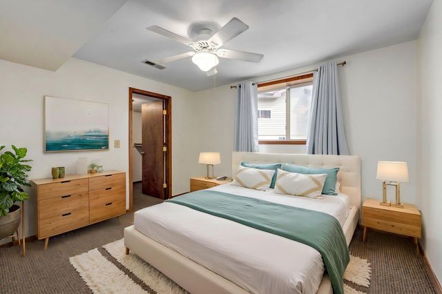 922 E Manchester Drive, Springfield, MO 65810