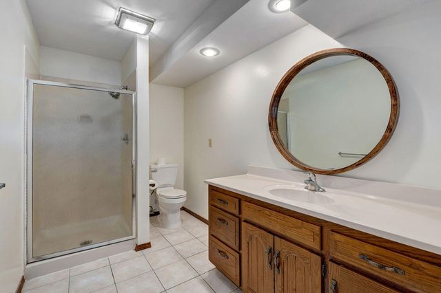 922 E Manchester Drive, Springfield, MO 65810