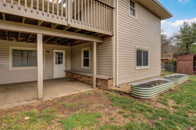 922 E Manchester Drive, Springfield, MO 65810