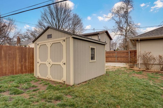 922 E Manchester Drive, Springfield, MO 65810