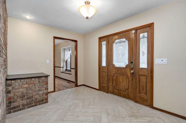 922 E Manchester Drive, Springfield, MO 65810