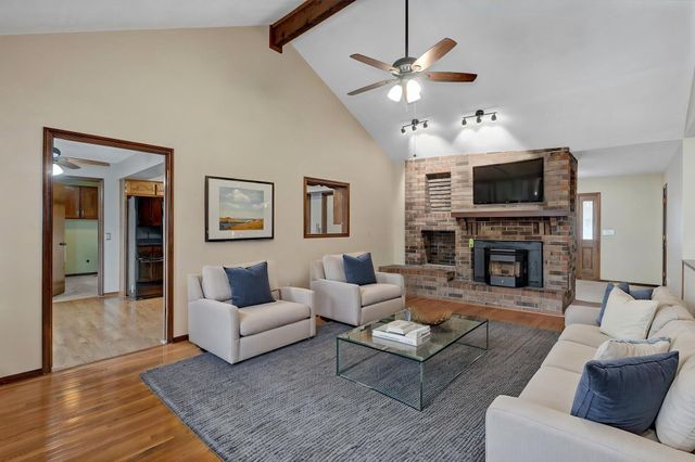 922 E Manchester Drive, Springfield, MO 65810