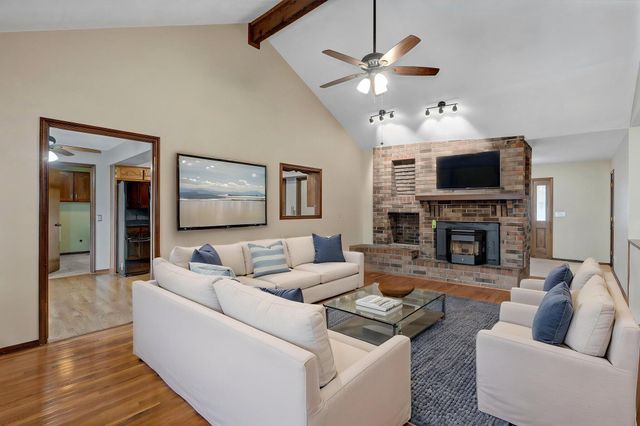 922 E Manchester Drive, Springfield, MO 65810