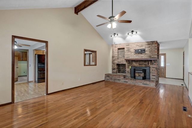 922 E Manchester Drive, Springfield, MO 65810