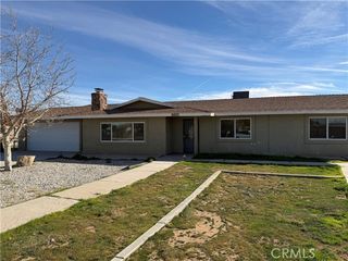 15225 Ramona, Apple Valley, CA 92307
