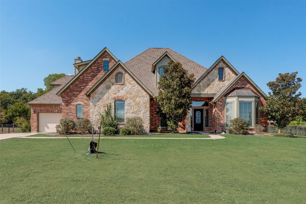 132 Silver Rose Boulevard, Burleson, TX 76028