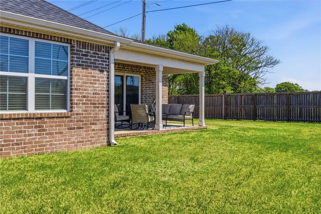 70 E Loveland Loop, Farmington, AR 72730