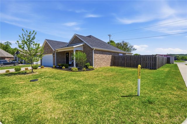 70 E Loveland Loop, Farmington, AR 72730