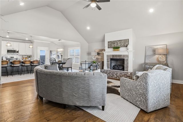 70 E Loveland Loop, Farmington, AR 72730