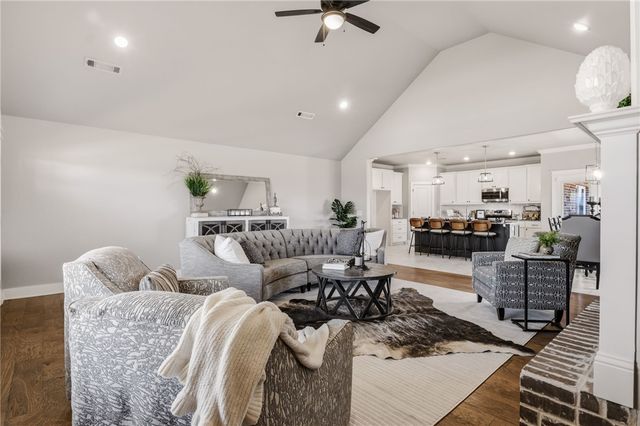 70 E Loveland Loop, Farmington, AR 72730