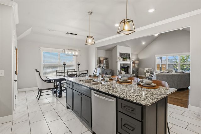 70 E Loveland Loop, Farmington, AR 72730