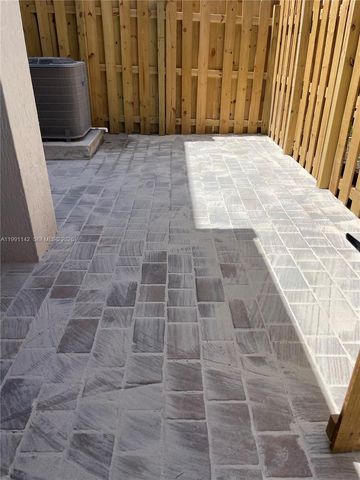 210 SW 159th Ct, Pembroke Pines, FL 33027