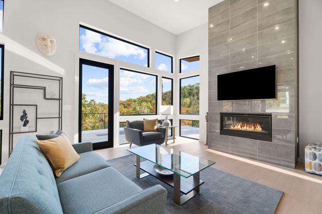 176 Canada Drive, Branson West, MO 65737