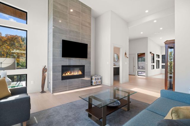 176 Canada Drive, Branson West, MO 65737