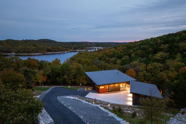 176 Canada Drive, Branson West, MO 65737