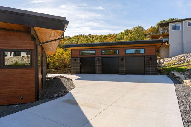 176 Canada Drive, Branson West, MO 65737