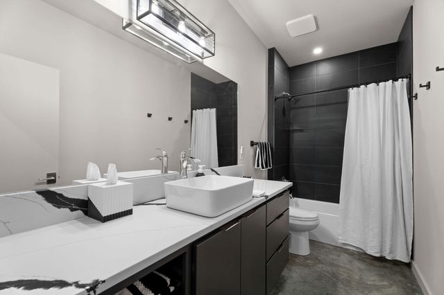 176 Canada Drive, Branson West, MO 65737