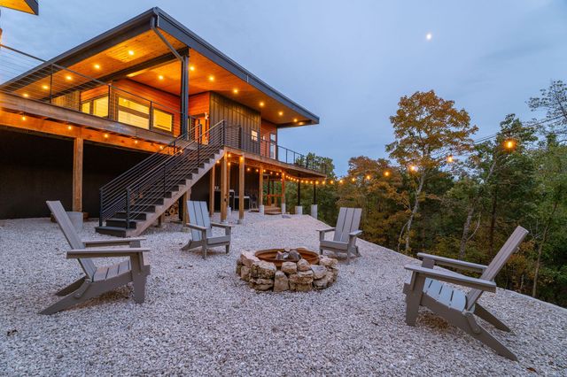 176 Canada Drive, Branson West, MO 65737