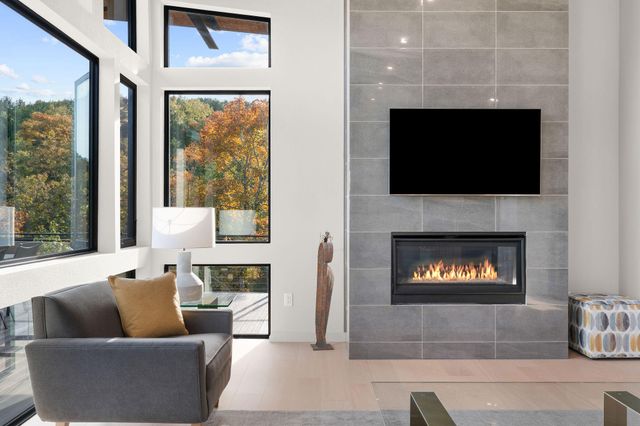 176 Canada Drive, Branson West, MO 65737