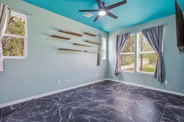 4945 Peachtree Circle, Granbury, TX 76048