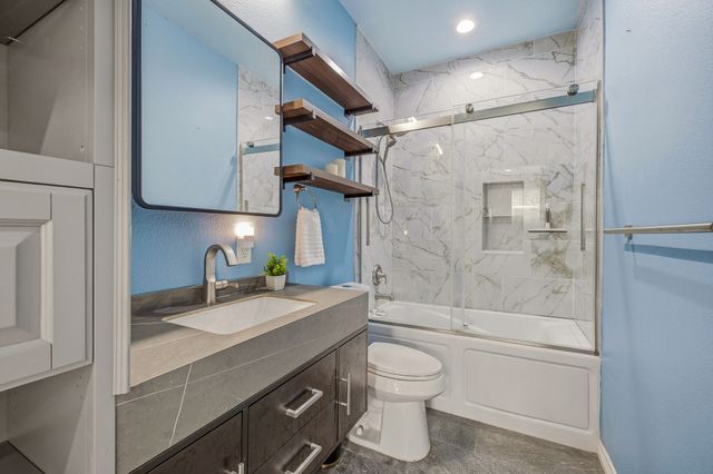 4945 Peachtree Circle, Granbury, TX 76048