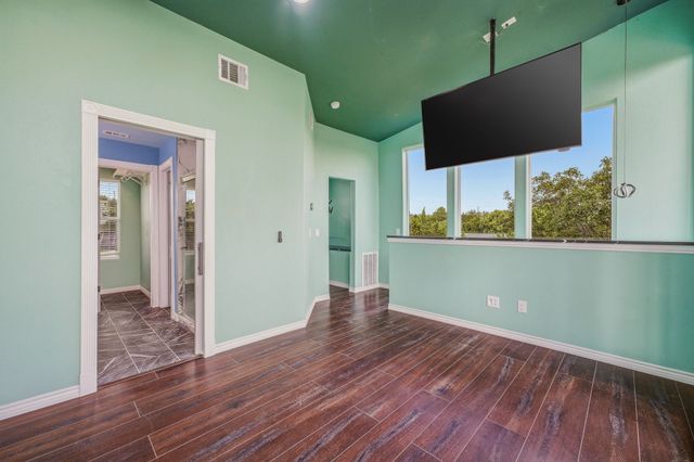 4945 Peachtree Circle, Granbury, TX 76048